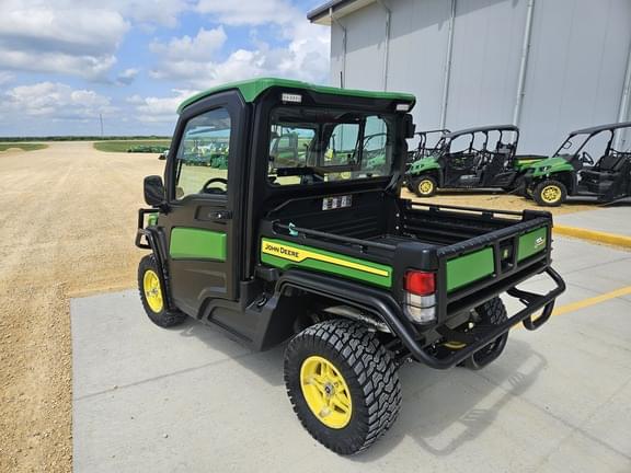 Image of John Deere XUV 835R equipment image 2