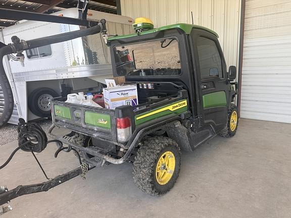 Image of John Deere XUV 835R equipment image 2