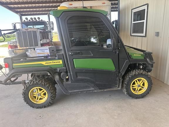 Image of John Deere XUV 835R Primary image