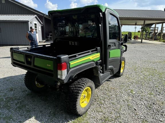 Image of John Deere XUV 835R equipment image 4