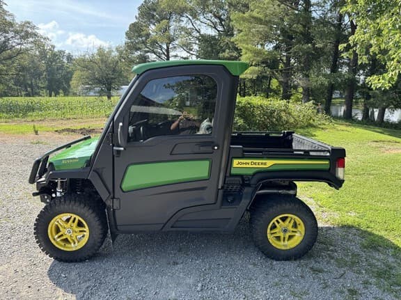 Image of John Deere XUV 835R equipment image 2