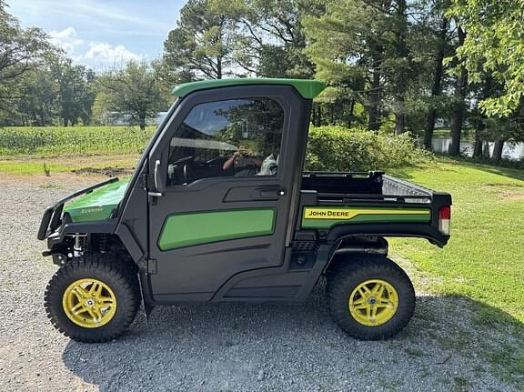 Image of John Deere XUV 835R equipment image 1