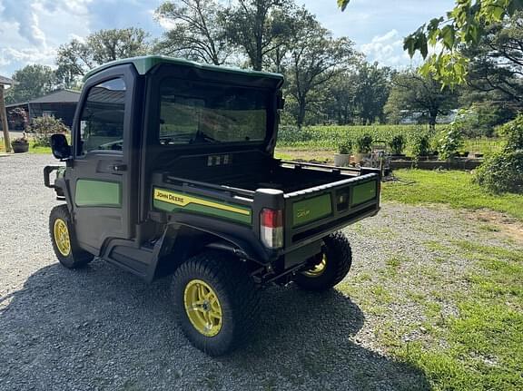 Image of John Deere XUV 835R equipment image 2