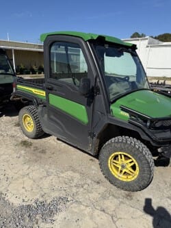2024 John Deere XUV 835R Equipment Image0