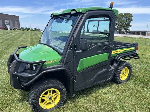 2024 John Deere XUV 835R Equipment Image0