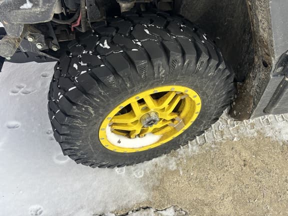 Image of John Deere XUV 835R equipment image 4