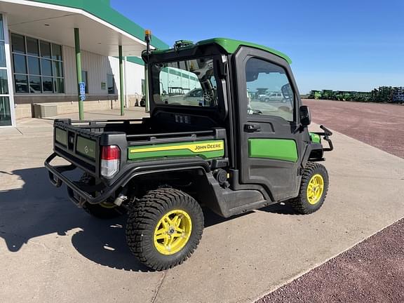 Image of John Deere XUV 835R equipment image 1