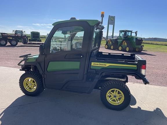 Image of John Deere XUV 835R equipment image 4