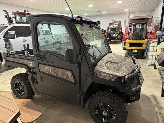 Image of John Deere XUV 835R equipment image 1