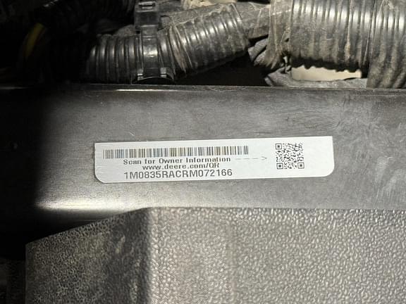 Image of John Deere XUV 835R equipment image 4