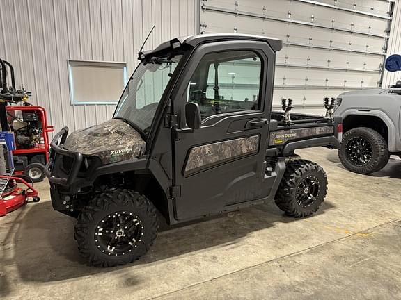 Image of John Deere XUV 835R Primary image