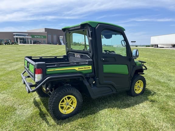 Image of John Deere XUV 835R equipment image 2