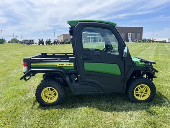 Image of John Deere XUV 835R equipment image 3