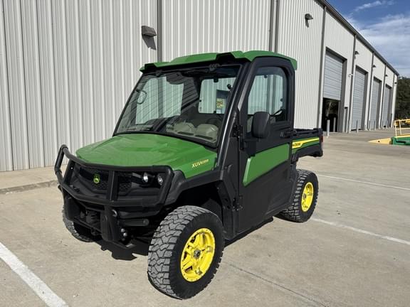 Image of John Deere XUV 835R equipment image 4