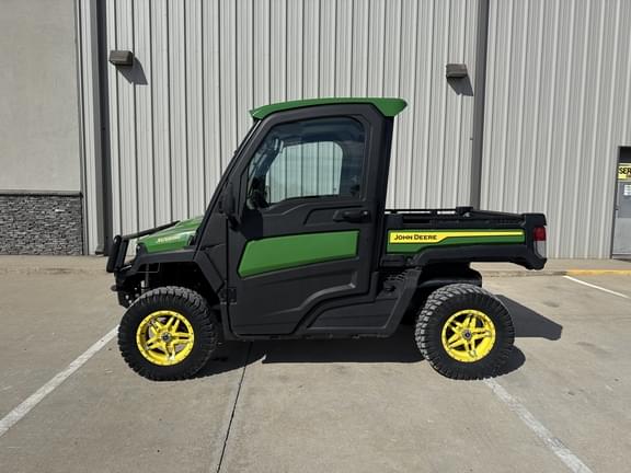 Image of John Deere XUV 835R Primary image