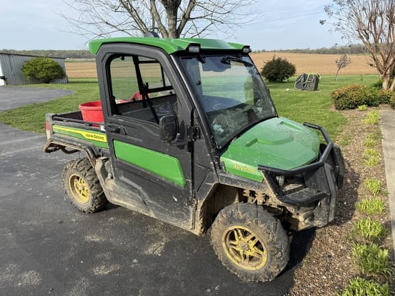 Image of John Deere XUV 835R equipment image 1