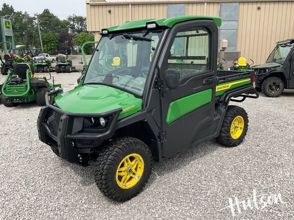 Image of John Deere XUV 835R equipment image 2