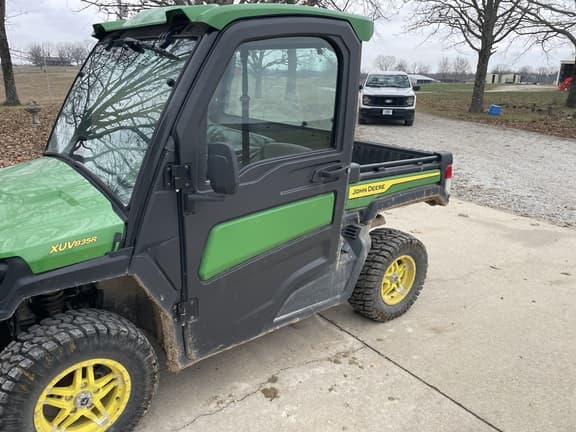 Image of John Deere XUV 835R equipment image 1