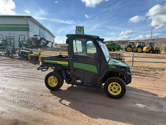 Image of John Deere XUV 835R Primary image