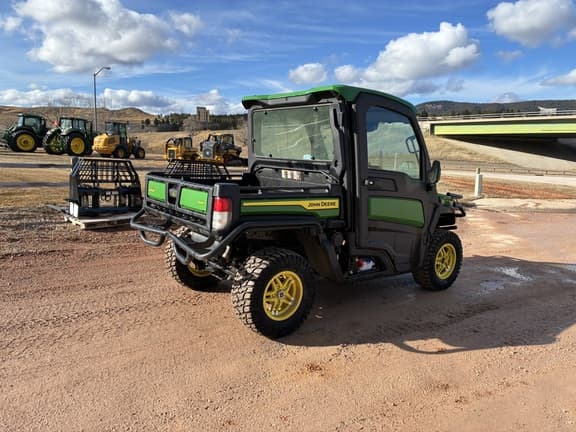 Image of John Deere XUV 835R equipment image 3