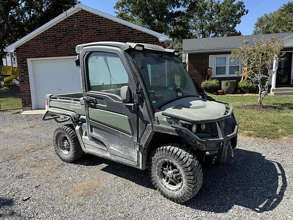 Image of John Deere XUV 835R equipment image 2