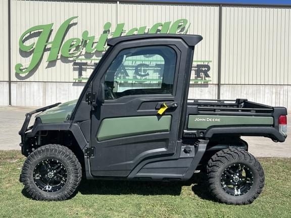 Image of John Deere XUV 835R equipment image 1