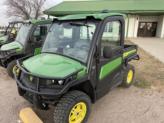 Image of John Deere XUV 835R equipment image 2