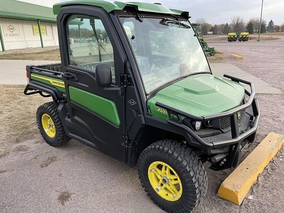 Image of John Deere XUV 835R equipment image 1