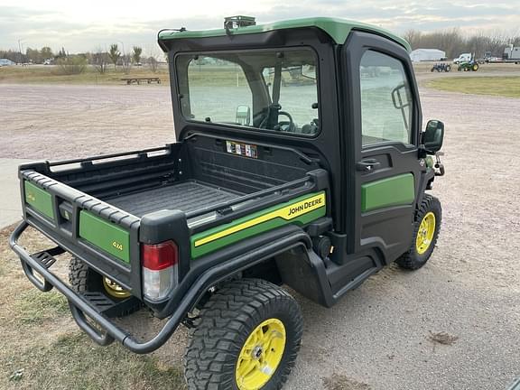 Image of John Deere XUV 835R equipment image 3