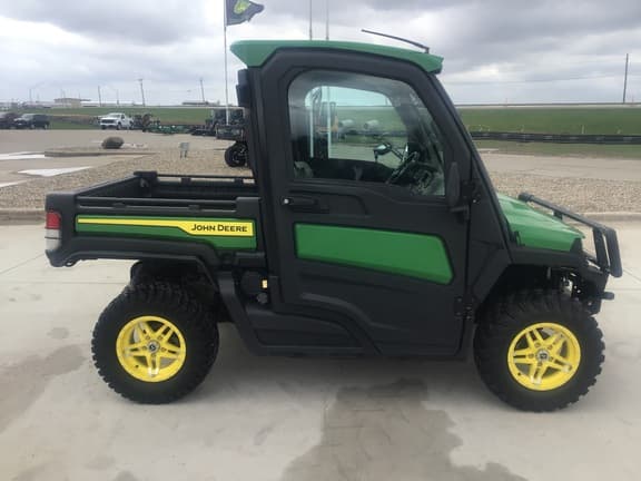 Image of John Deere XUV 835R equipment image 3
