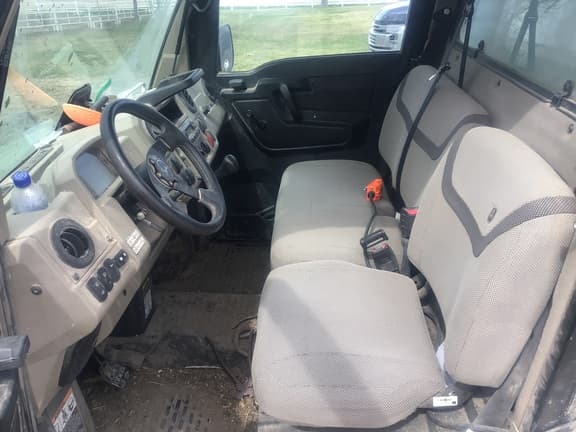 Image of John Deere XUV 835R equipment image 4