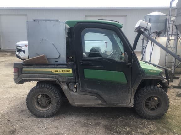 Image of John Deere XUV 835R equipment image 2