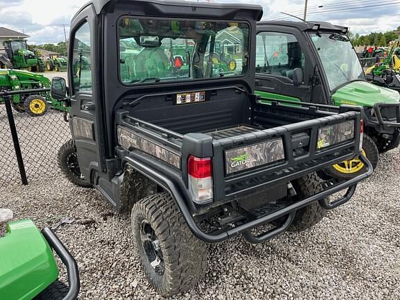 Image of John Deere XUV 835R equipment image 3