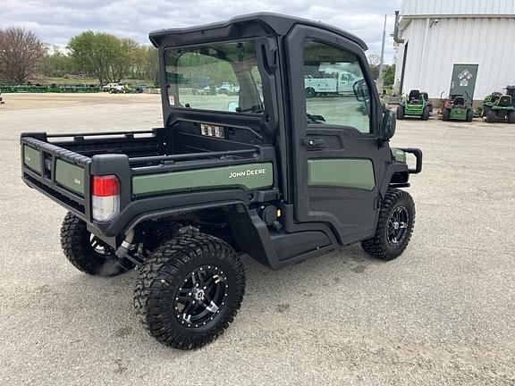 Image of John Deere XUV 835R equipment image 4
