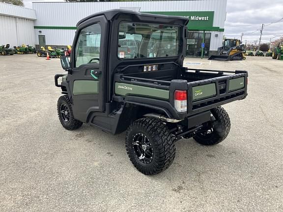 Image of John Deere XUV 835R equipment image 2