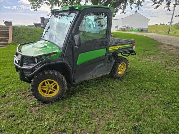Image of John Deere XUV 835R Image 0