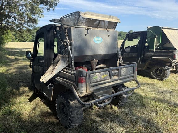Image of John Deere XUV 835R equipment image 3
