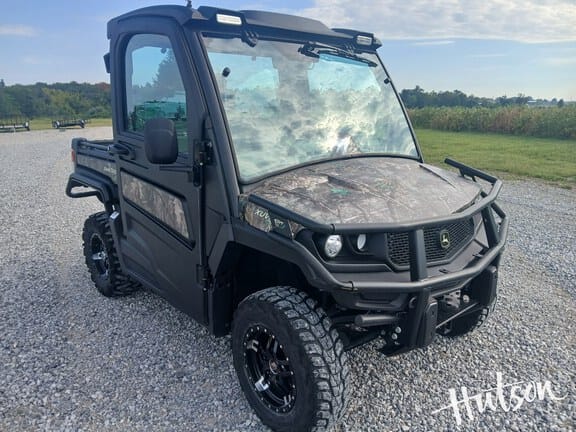 2024 John Deere XUV 835R Equipment Image0