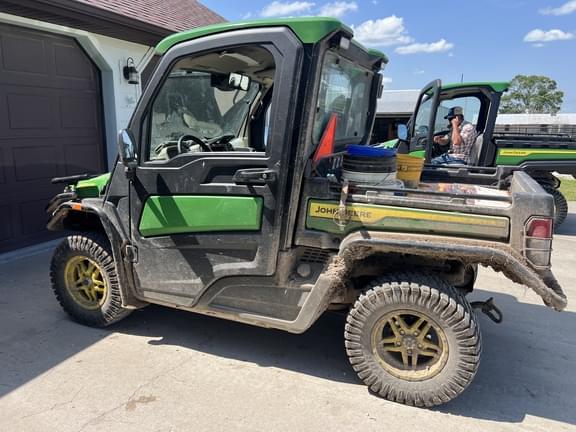 Image of John Deere XUV 835R equipment image 3