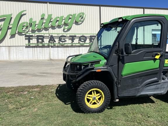 Image of John Deere XUV 835R equipment image 2