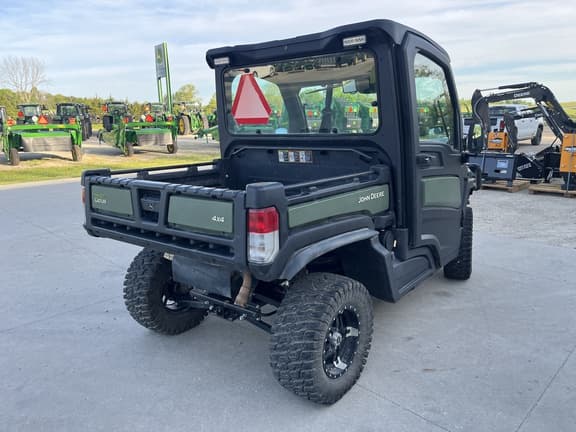 Image of John Deere XUV 835R equipment image 2