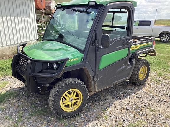 Image of John Deere XUV 835R equipment image 2