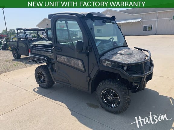 2024 John Deere XUV 835R Equipment Image0