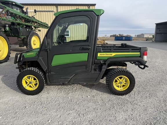 Image of John Deere XUV 835R equipment image 1