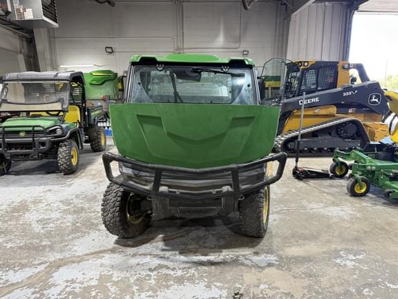 Image of John Deere XUV 835R equipment image 1
