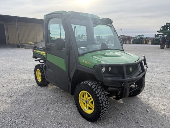 Image of John Deere XUV 835R equipment image 3