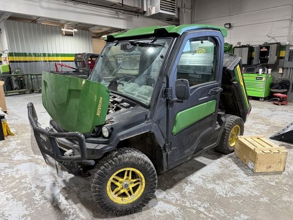 2024 John Deere XUV 835R Equipment Image0