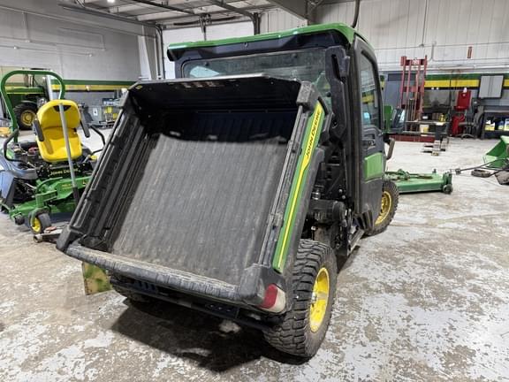 Image of John Deere XUV 835R equipment image 4