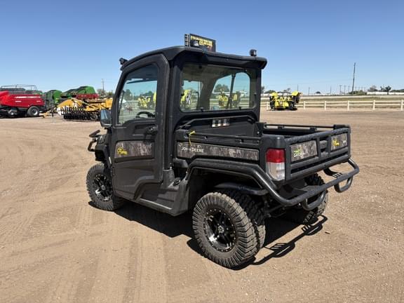 Image of John Deere XUV 835R equipment image 2