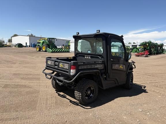 Image of John Deere XUV 835R equipment image 4